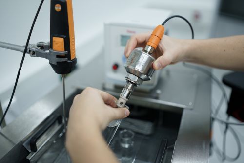 Conductivity Sensor Work The Complete Guide to Conductivity Sensors - ifm
