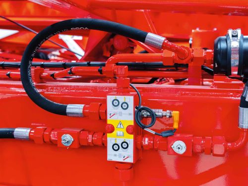 Pressure transmitter on the hydraulics of a mobile work machine