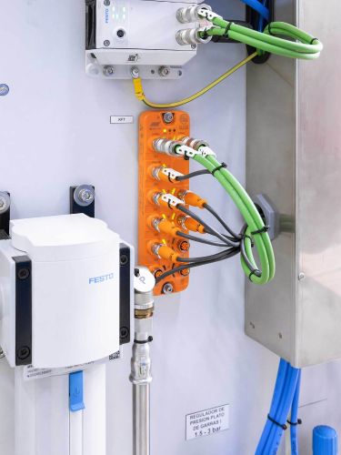 Field-ready IO-Link master from ifm with PROFINET interface for hot-swapping