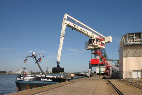 E-Crane / Indusign transhipment crane for freight handling