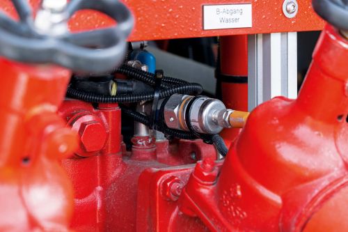 Pressure sensor in the piping system of the forest fire fighting truck’s jet pipe