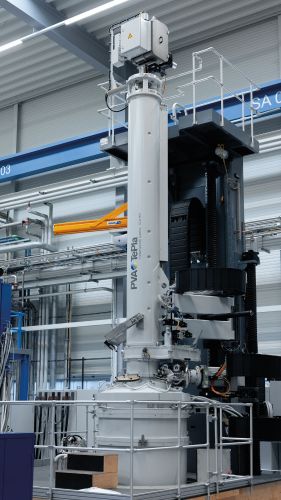 Machine for producing silicon crystals using the Czochralski process.