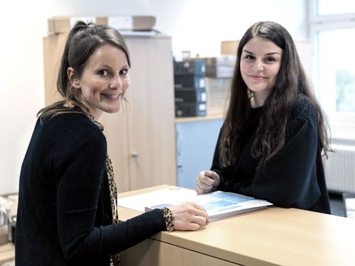 Teaserbild von dem Artikel: Interviews – Studium. Du möchtest wissen, was du von einem dualen Studium bei ifm erwarten kannst? Unsere Studierenden geben Antworten.