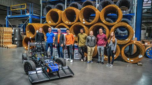 Das E-Team der Universität Duisburg-Essen mit ihrem Technik-Projekt.
