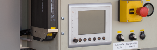 ifm controller in the control cabinet of the AGV to display status and diagnostic information