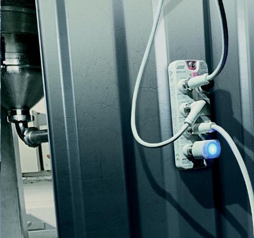 Configure and monitor IO-Link devices via Bluetooth adapter - ifm