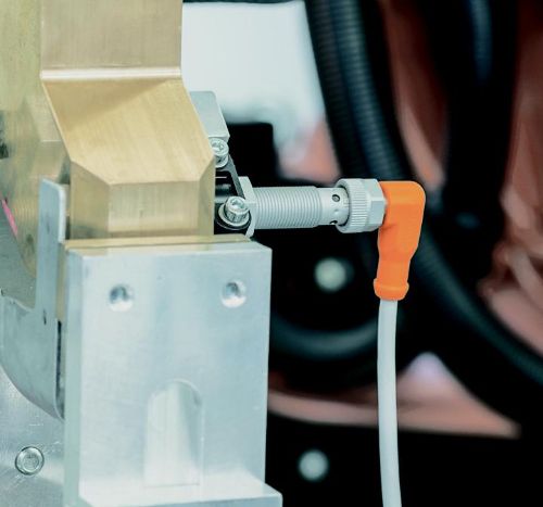 Ifm Kplus Sensor Installation Example Electromagnetic field immune Kplus sensors for welding areas - ifm