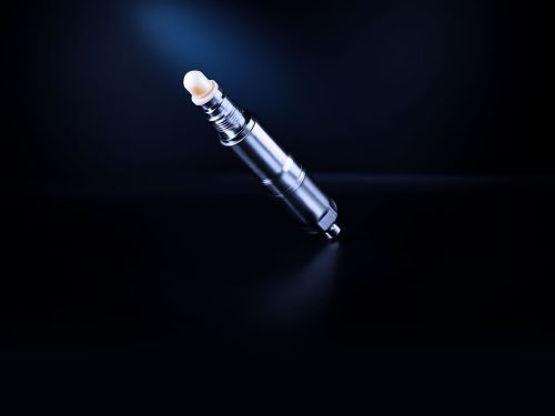 Teaserbild von der Seite: Grenzstandsensor LMH mit Keramikmessspitze. Robuste keramische Messspitze widersteht abrasiven Medien und hohen Temperaturen dauerhaft