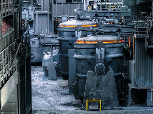 Teaser image of the article: Automated metal processing in the automotive industry. For all areas of a steelworks, ifm provides the necessary automation technology.