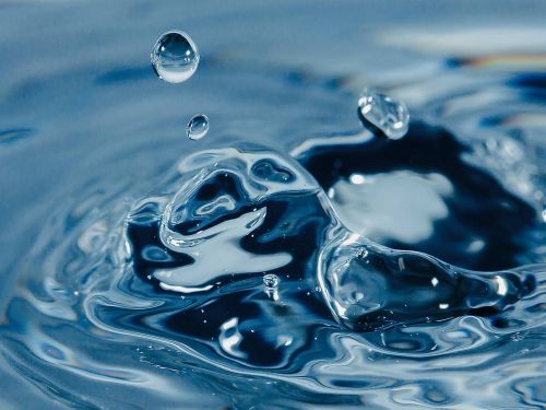 Imagen destacada del artículo: Agua y saneamiento. Innovadoras soluciones de automatización para la extracción, el tratamiento y la reutilización responsables de un recurso tan escaso como es el agua.