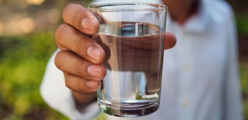 Imagen destacada del artículo: Retos que plantea la obtención de agua en todo el mundo. ifm apoya los esfuerzos que se llevan a cabo en todo el mundo para garantizar un uso responsable del agua.