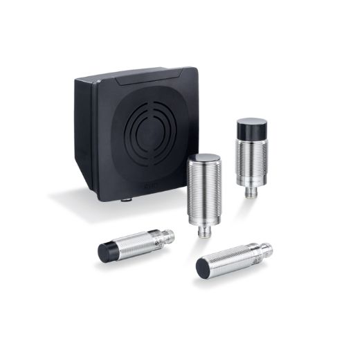 Cuplikan gambar artikel: Antena RFID dengan IO-Link untuk berbagai aplikasi. Sangat fleksibel berkenaan dengan pengaturan parameter, diagnostik, dan penanganan data serta pilihan yang ideal untuk tugas identifikasi