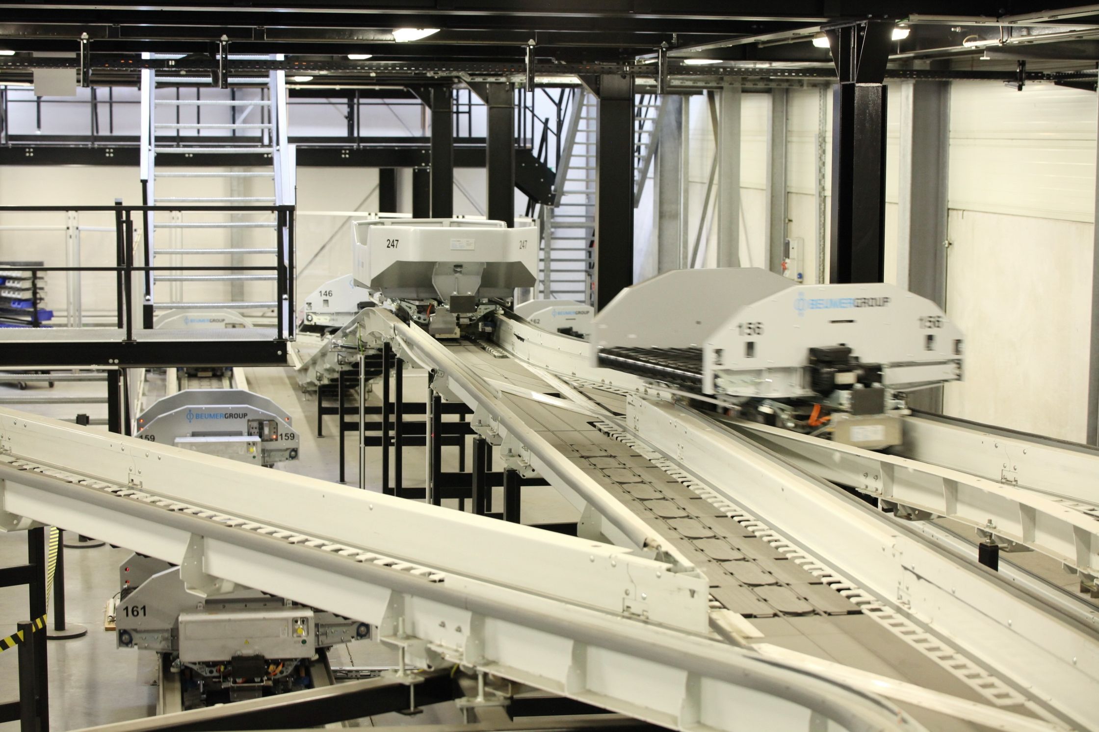 Beumer Frame Application report: BEUMER – 3D safety check for the suitcase roller ...
