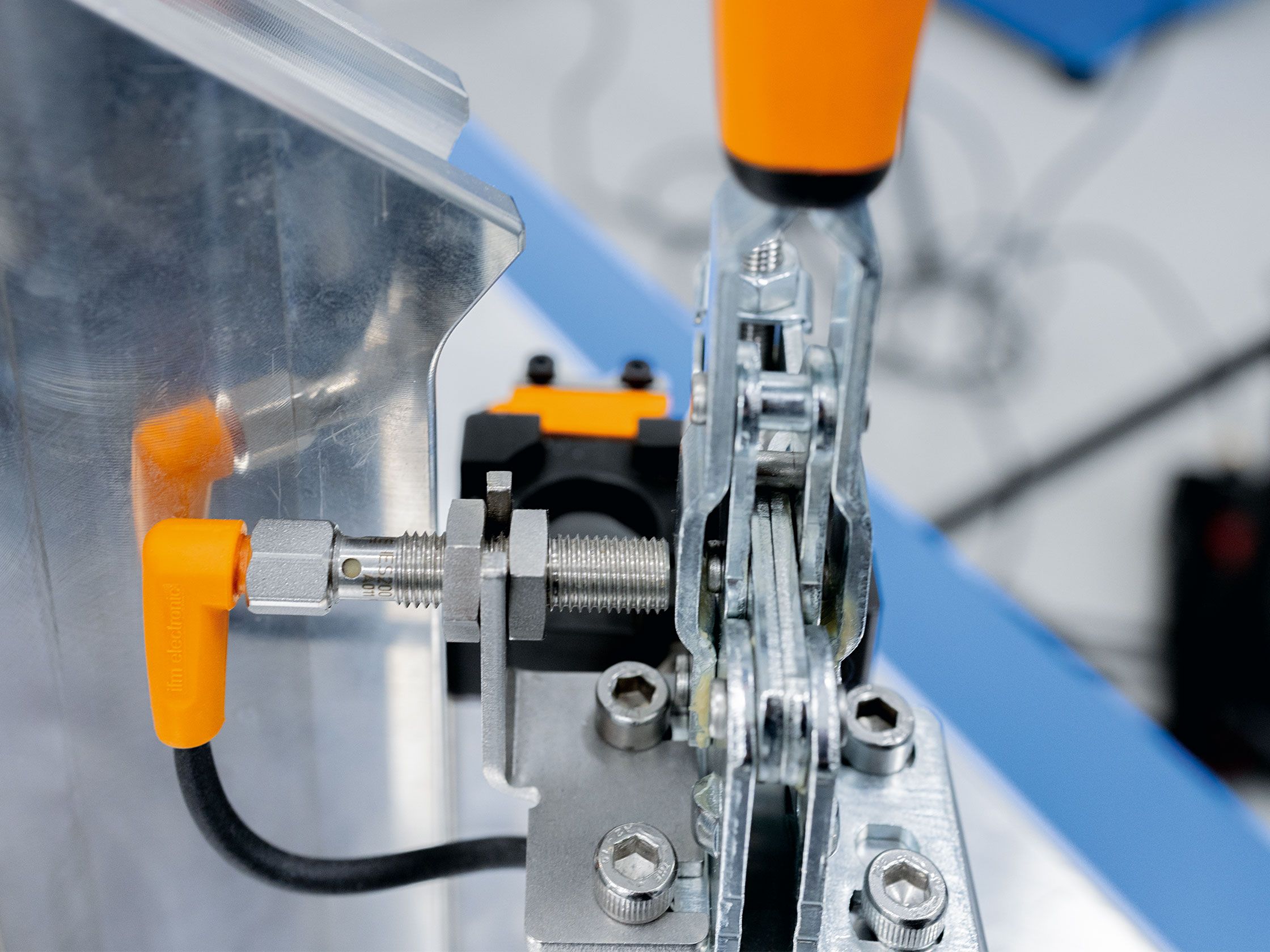 Application report: GeTech – sensor-based check gauges for pipes - ifm