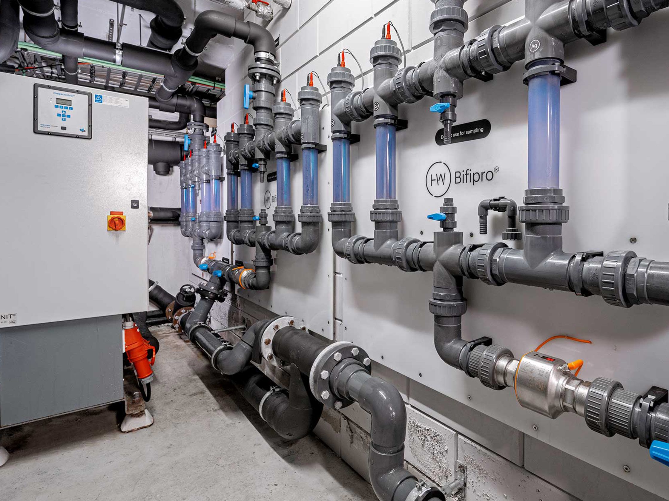 Automated water treatment as protection against legionella ifm