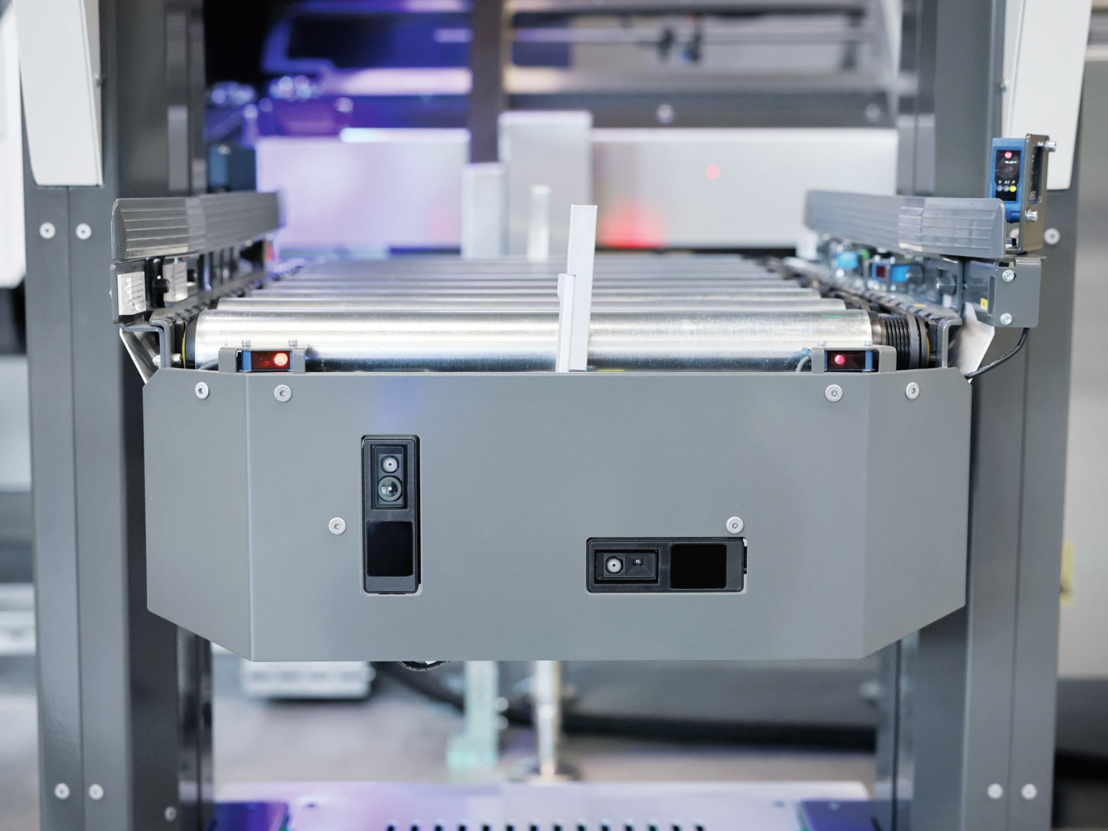 Ifm Inspection Camera Application report: KNAPP – 3D camera system in mobile robots - ifm