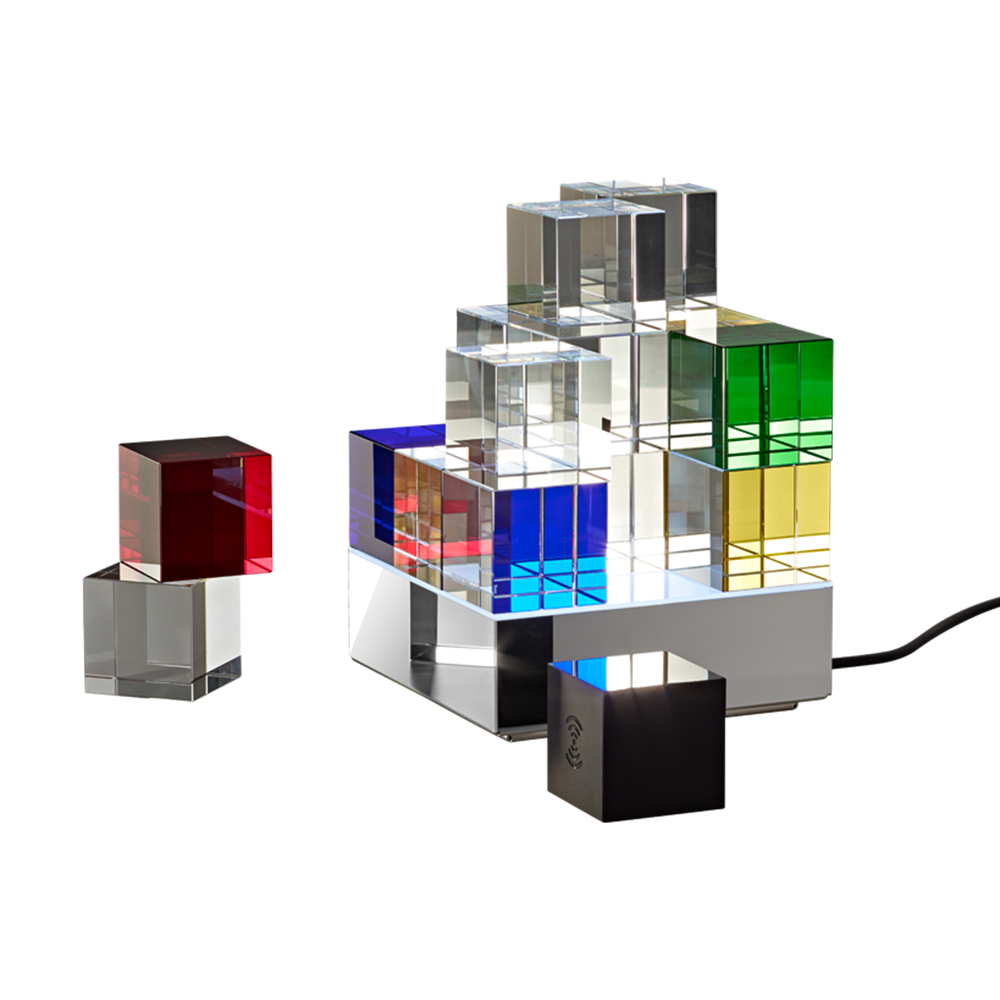 Ifm Light Stack ifm-Objekterkennungssensor O2D5 - Technologie trifft Kunst - ifm