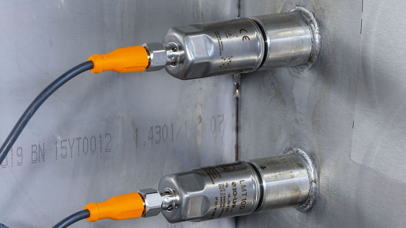 Point Level Sensor Adapter Type LM point level sensors from ifm - ifm