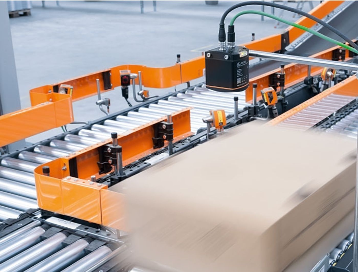 Condition monitoring in Warehouse Automation ifm