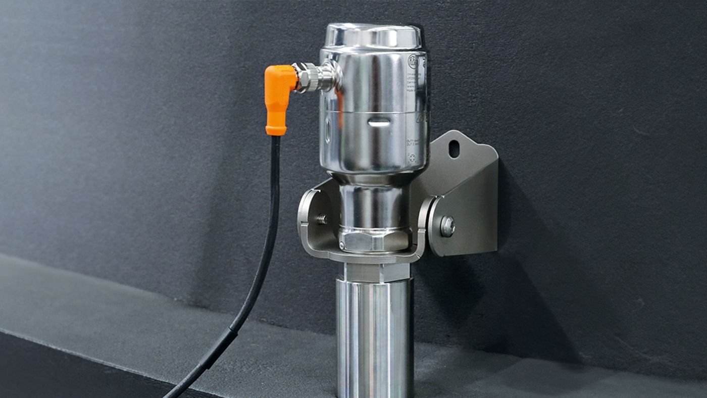 Radar level measurement for open and closed tanks - ifm